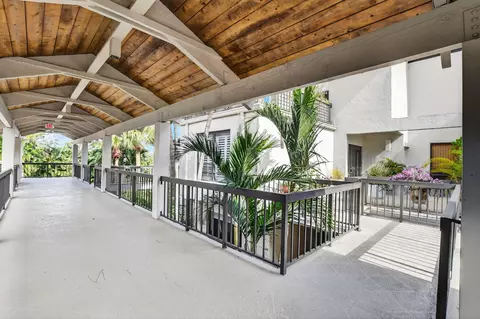 900 Greensward #203-G, Delray Beach, FL 33445