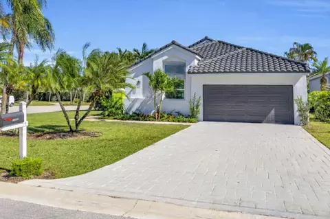 13878 Palm Grove Pl, Palm Beach Gardens, FL 33418