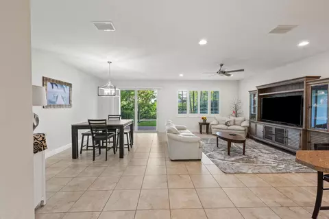 180 Sword Fern Pl, Wellington, FL 33414