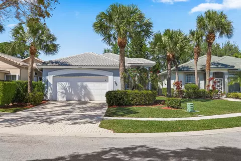9082 Bay Point Cir, West Palm Beach, FL 33411