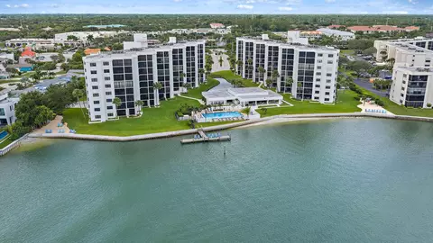 19800 Sandpointe Bay Dr #106, Tequesta, FL 33469