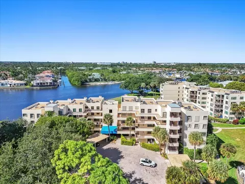 364 Golfview #405, North Palm Beach, FL 33408