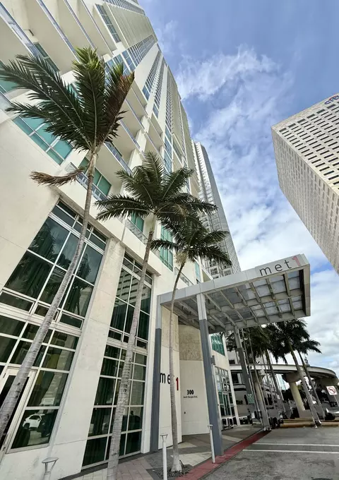 300 S Biscayne #T-2209, Miami, FL 33131