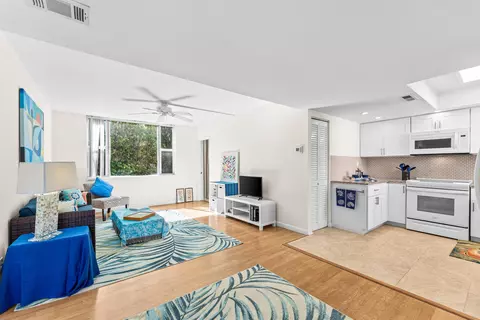1810 New Palm Way #216, Boynton Beach, FL 33435