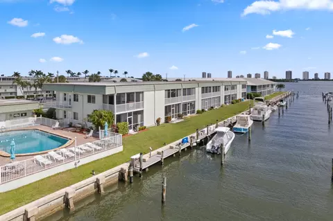 110 Wettaw #204, North Palm Beach, FL 33408