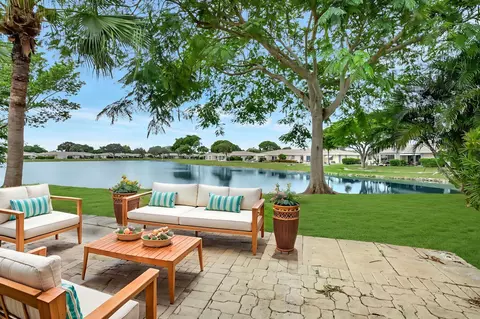 8747 Warwick Dr, Boca Raton, FL 33433