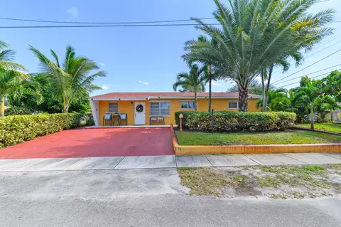 7050 Raleigh St, Hollywood, FL 33024