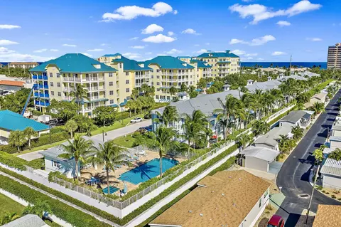 138 Ocean Breeze Dr, Juno Beach, FL 33408