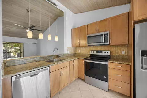 3939 NE 5th Ave #B206, Boca Raton, FL 33431