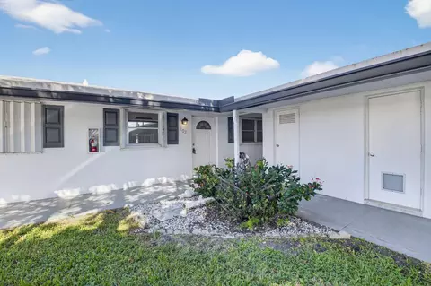 100 Leisure Lake Cir #102, Boynton Beach, FL 33426
