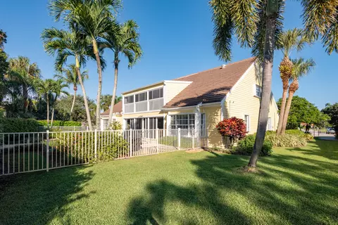 Exterior - 3360 SE Golf Trl, Stuart, FL 34997 photo 2 of 10