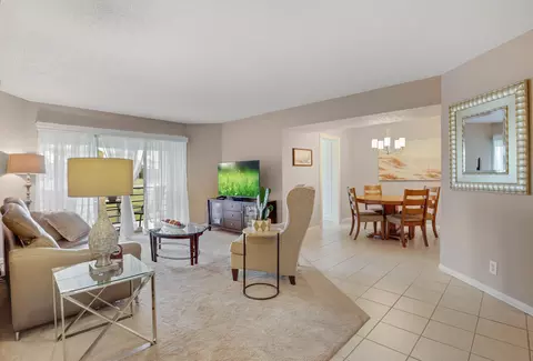 3836 Via Poinciana #205, Lake Worth, FL 33467