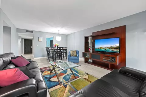 7286 Huntington Ln #402, Delray Beach, FL 33446