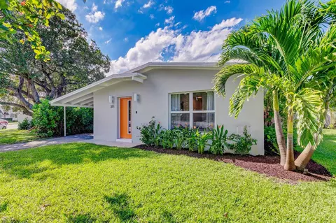 385 Hunter St, West Palm Beach, FL 33405