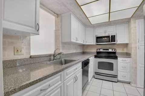 14797 Cumberland Dr #1020, Delray Beach, FL 33446