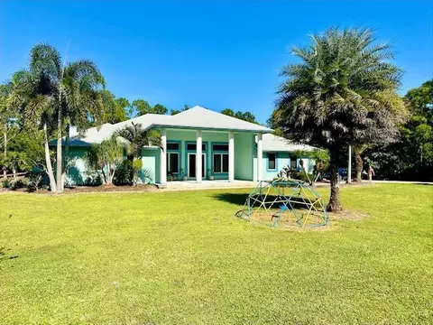 11666 SW Meadowlark Cir, Stuart, FL 34997