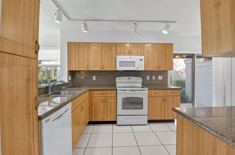 7342 Lake Meadow Way #102, Boynton Beach, FL 33437