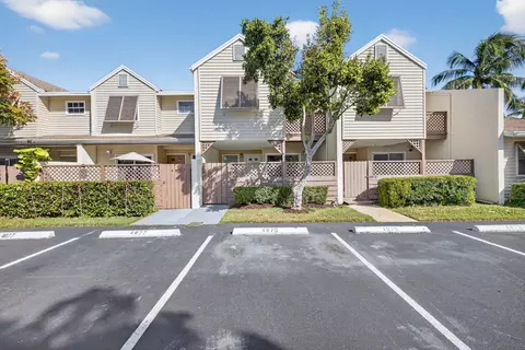 4875 N Hemingway Cir, Margate, FL 33063