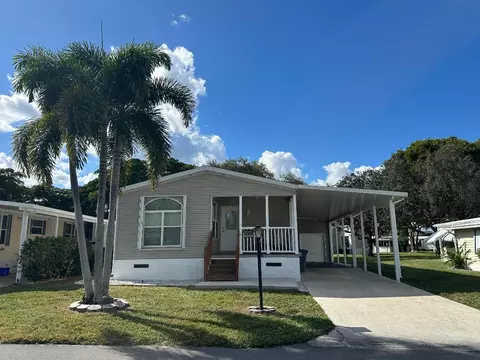 8260 E Club Rd, Boca Raton, FL 33433