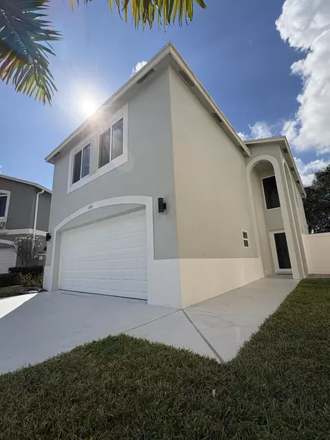 4243 Pine Hollow Cir, Greenacres, FL 33463