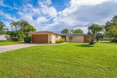 4526 43rd Ct, Vero Beach, FL 32967