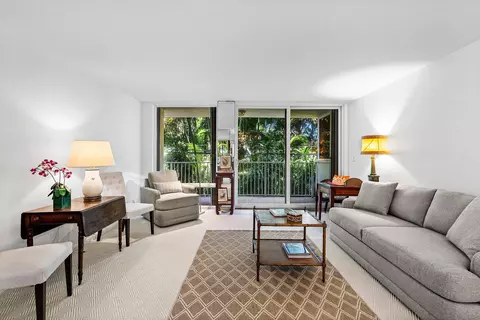 223 Atlantic Ave #D2, Palm Beach, FL 33480