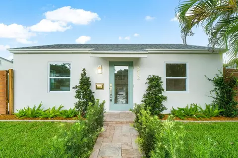 512 49th St, West Palm Beach, FL 33407