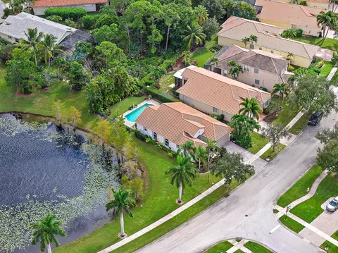6784 SE Twin Oaks Cir, Stuart, FL 34997