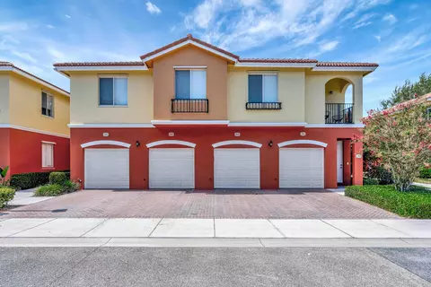 40 SE Sedona Cir #104, Stuart, FL 34994