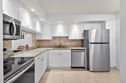 140 Lake Nancy Ln #112, West Palm Beach, FL 33411