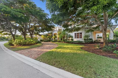Exterior - 6968 SE Harbor Cir, Stuart, FL 34996 photo 2 of 8