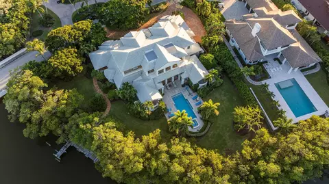 View/Area - 6968 SE Harbor Cir, Stuart, FL 34996 photo 2 of 7