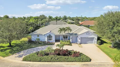 7760 SE Manhasset Pl, Hobe Sound, FL 33455