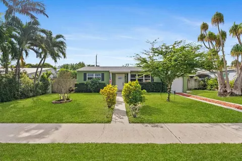 320 Summa, West Palm Beach, FL 33405
