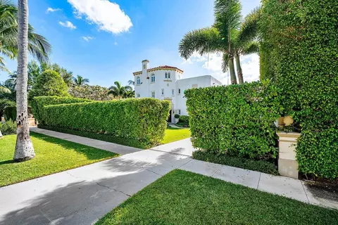 130 Brazilian Ave, Palm Beach, FL 33480
