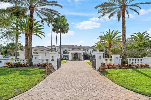 17600 E Fieldbrook Cir E, Boca Raton, FL 33496