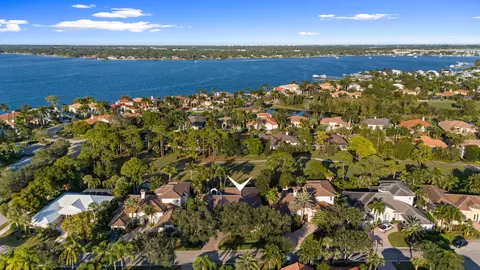 271 SW Harbor View Dr, Palm City, FL 34990