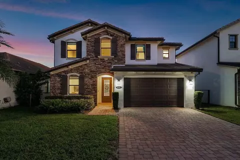 8835 Grand Prix Ln, Boynton Beach, FL 33472