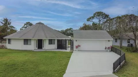 6300 SE Phillips Bend Ave, Stuart, FL 34997