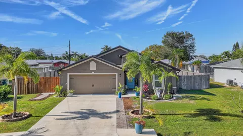 452 SE Asbury Ln, Port Saint Lucie, FL 34983