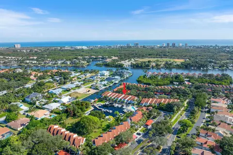 2359 Treasure Isle Dr #33, Palm Beach Gardens, FL 33410