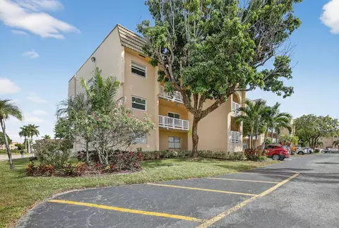 9320 Sunrise Lks #107, Sunrise, FL 33322