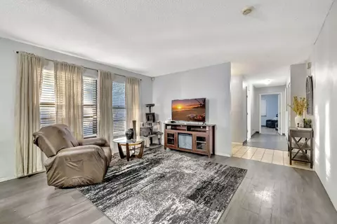 2080 Colonial Rd #1, Fort Pierce, FL 34950