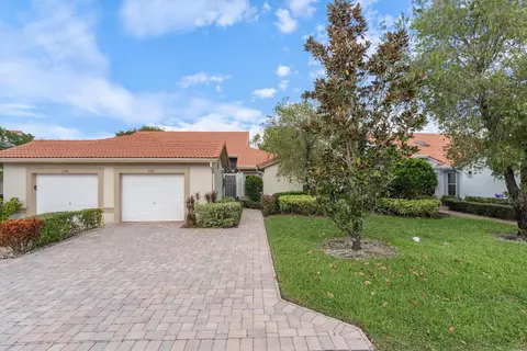 7741 Springwater #B, Boynton Beach, FL 33437