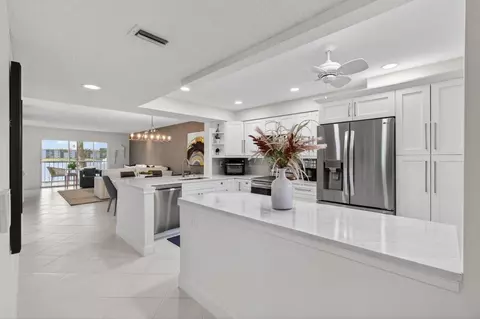 6121 Pointe Regal #201, Delray Beach, FL 33484