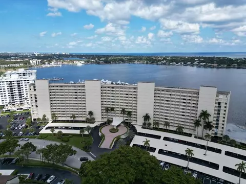 132 Lakeshore Dr #617, North Palm Beach, FL 33408
