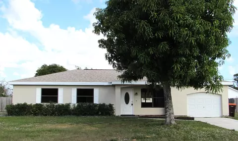 674 25th St SW, Vero Beach, FL 32962