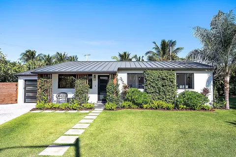 5402 Canyon Trl, West Palm Beach, FL 33405