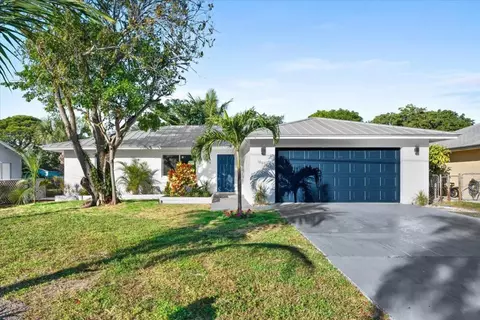 19052 SE Hillcrest Dr, Tequesta, FL 33469