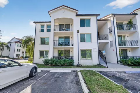 1017 Villa Cir, Boynton Beach, FL 33435